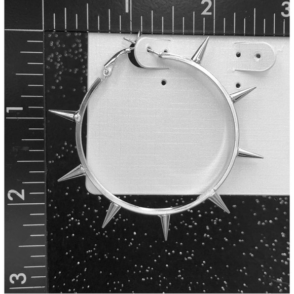 🌼 Silver Spike Punk Rock Biker Hoop Earrings - Picture 2 of 2